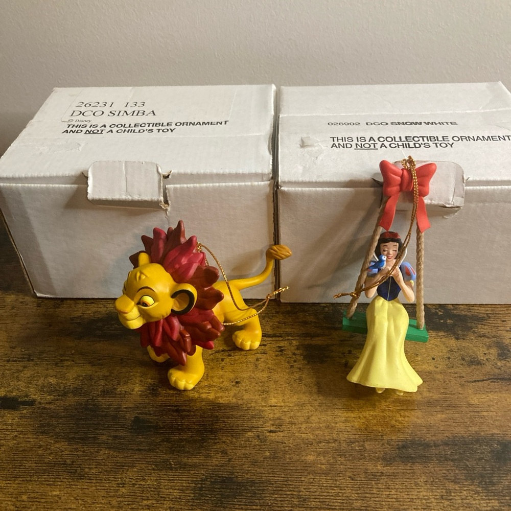 VINTAGE MICKEY & FRIENDS CHRISTMAS ORNAMENT COLLECTION SNOW WHITE SIMBA